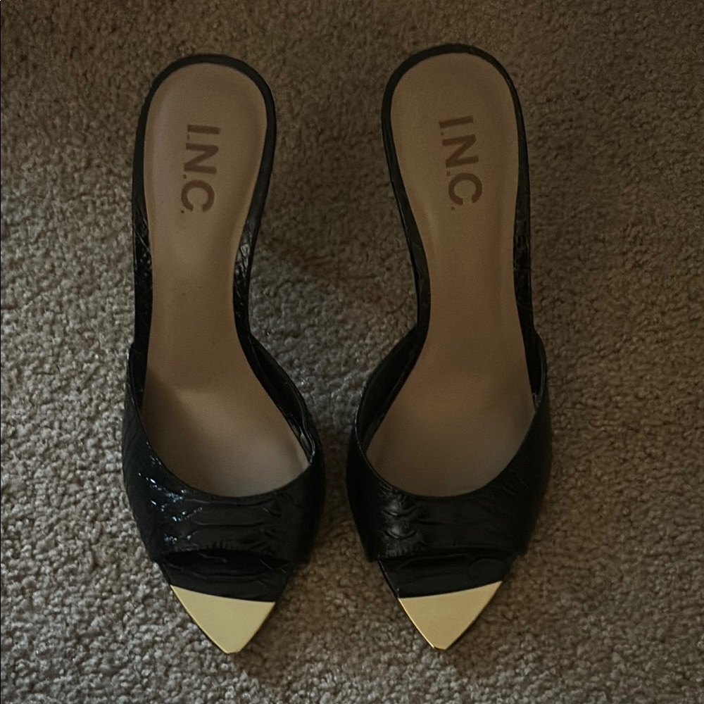 INC International Concepts Black and Gold Heels with Pointed Toe